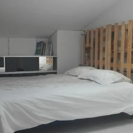 Maison Renovee Dans Un Corps De Ferme Le Puy-Notre-Dame
