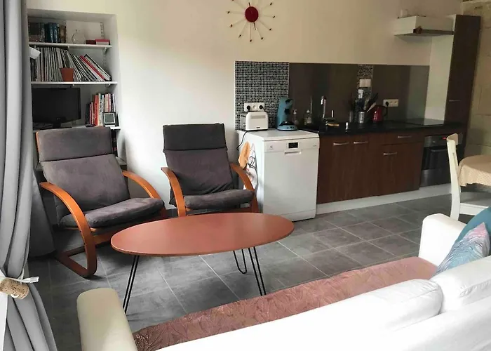 Maison Renovee Dans Un Corps De Ferme * Le Puy-Notre-Dame