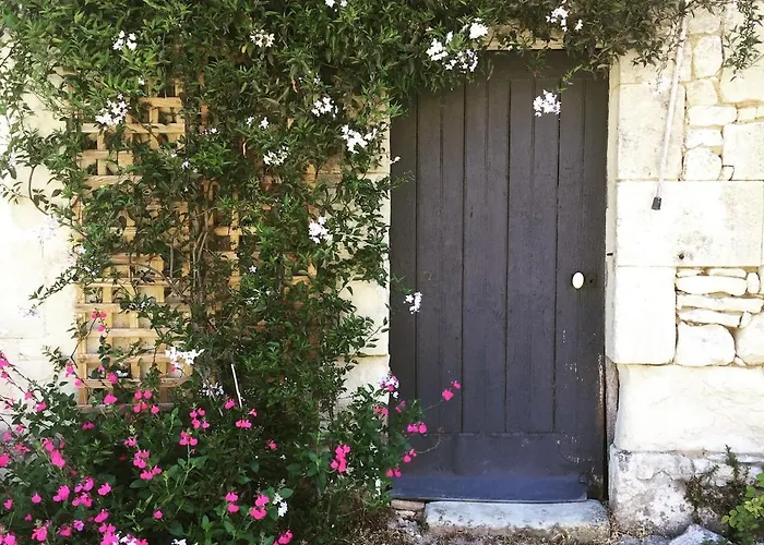 Maison Renovee Dans Un Corps De Ferme Le Puy-Notre-Dame
